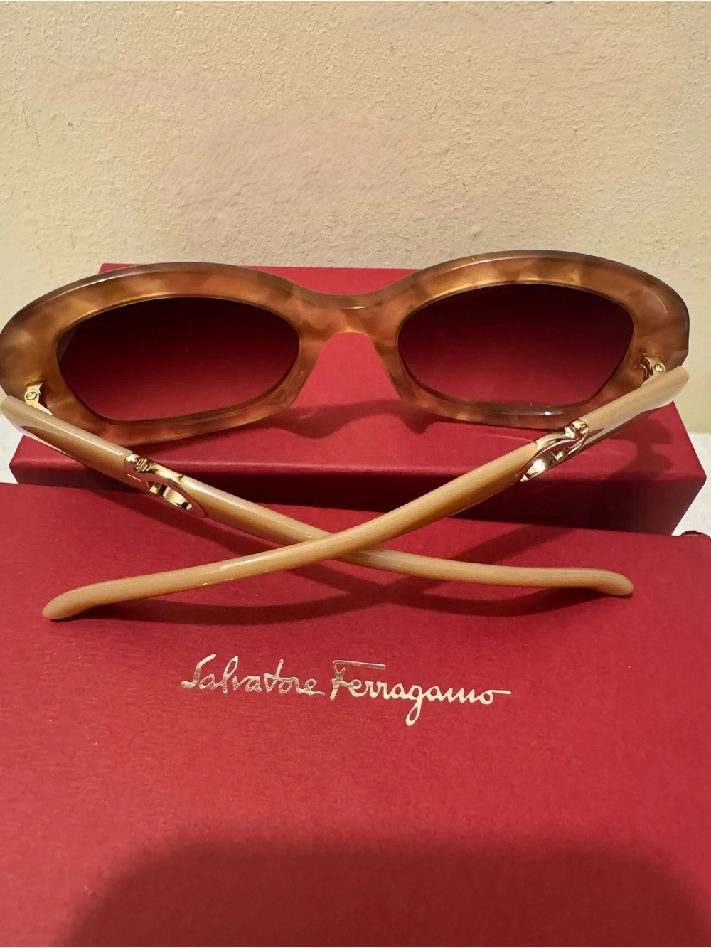 NWT Salvatore Ferragamo SF728S Rose Marble Sunglasses Full Set Made in Italy